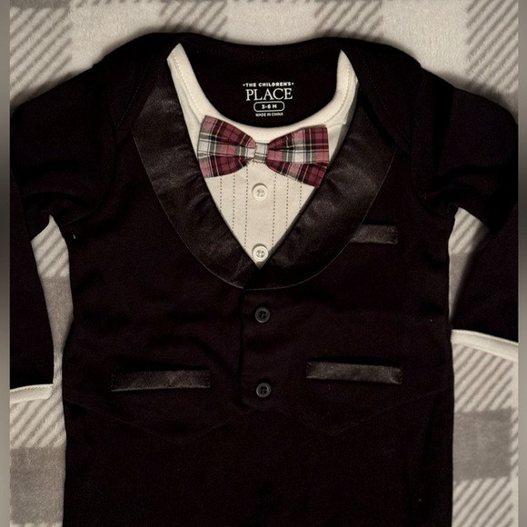 NWT- The Children’s Place Infant Tuxedo Onesie 3-6 mths - Picture 3 of 6